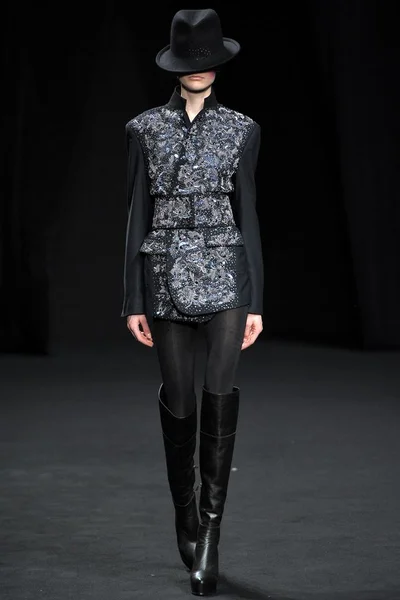 Look 29